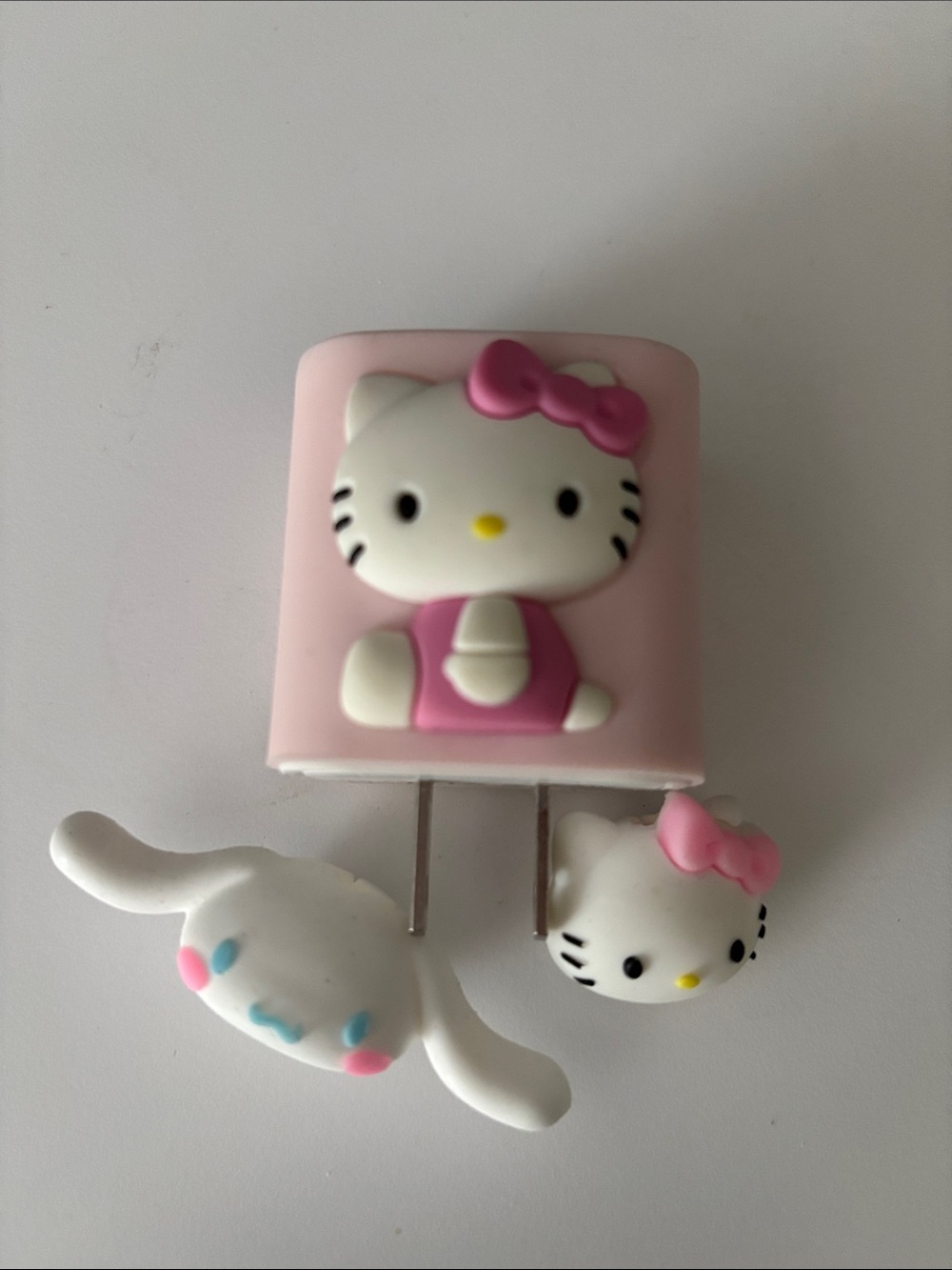 Hello Kitty Pink and White Plug Cover with Bow Accent & (2) Wire Protectors